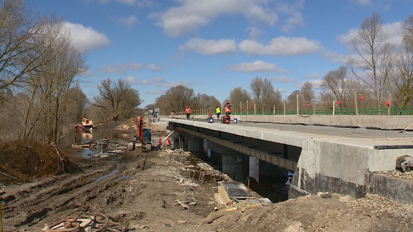 В Погарском районе завершается ремонт моста через реку Вабля